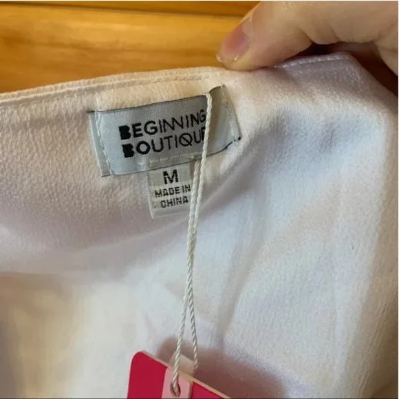 NWT Beginning Boutique Arianna Blouson Top White Crop Tie Front Size Medium - Picture 8 of 8